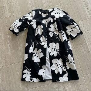 Focus 2000 Black and White Lined Floral Coat with 3/4 length sleeves